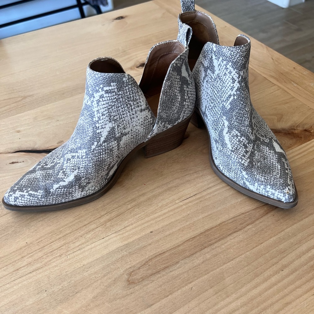 Adorable snake skin look boots
